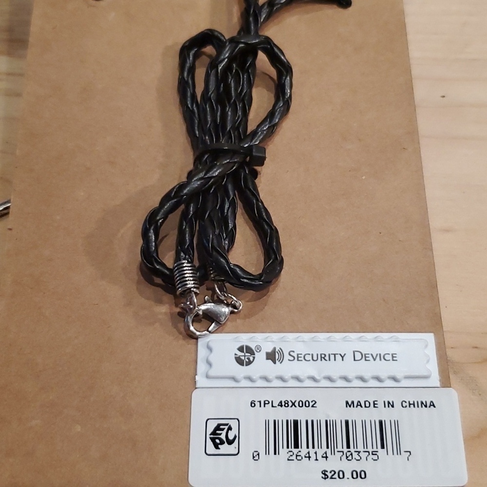 ⚜️ NIB ARROW NECKLACE - Picture 3 of 5